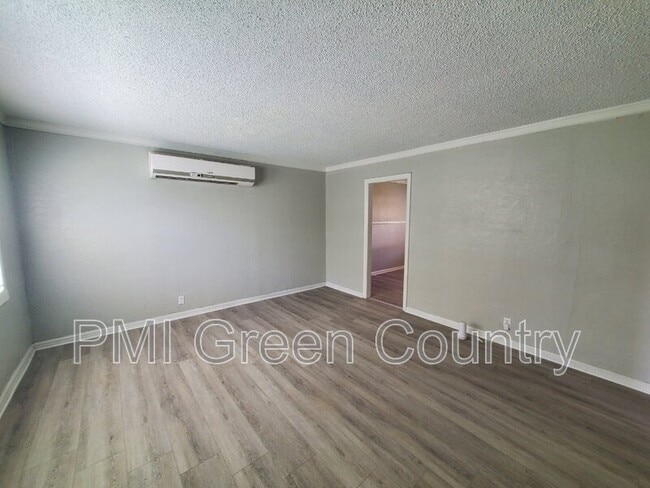 Building Photo - 2125 E Seminole St