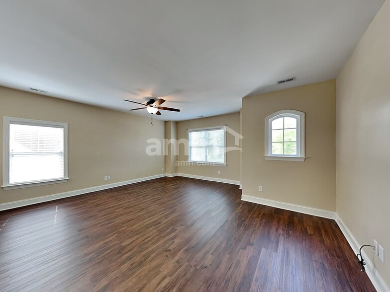 Building Photo - 8512 Dargan Ln