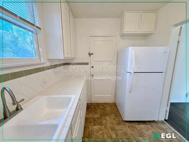 Building Photo - 5803 W Olympic Blvd