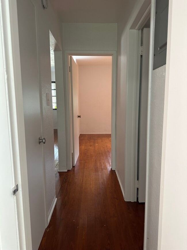 Building Photo - 44 SE 4th St