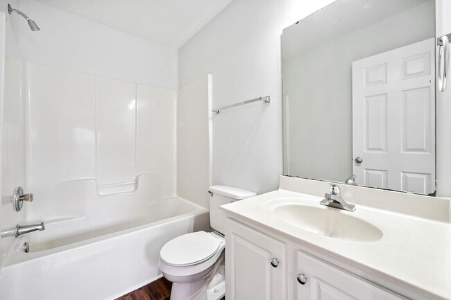 Building Photo - Spacious Townhome with Finished Basement -...