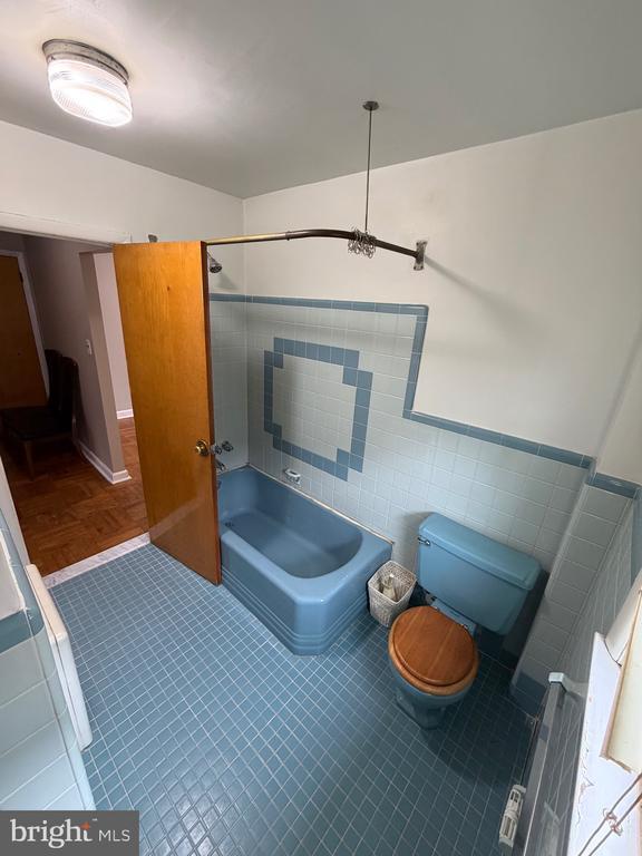 Building Photo - 8523 Mansfield Ave