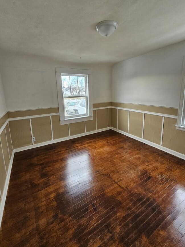 Building Photo - Freshly Painted 3-Bedroom, 1-Bathroom Home – $1,400/Month | 1,760 Sq. Ft. | Accepting Section 8