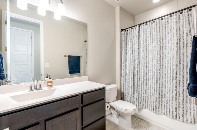 Building Photo - 2313 Melon Ridge Loop NE