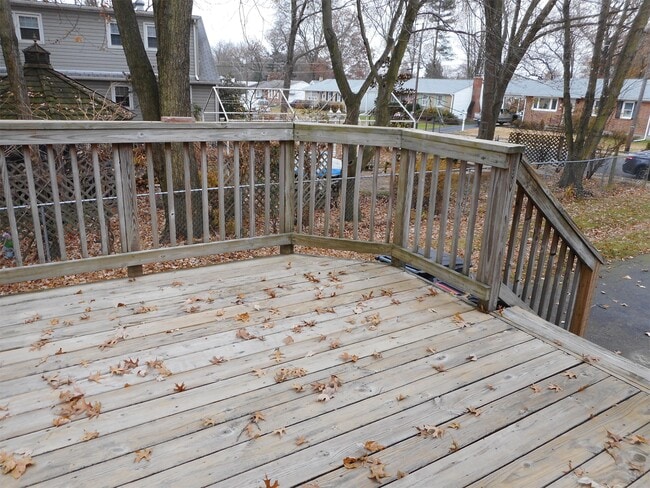 Building Photo - 117 Anderson Ave