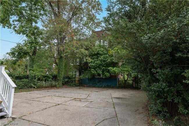 Building Photo - 1235 Donald Ave