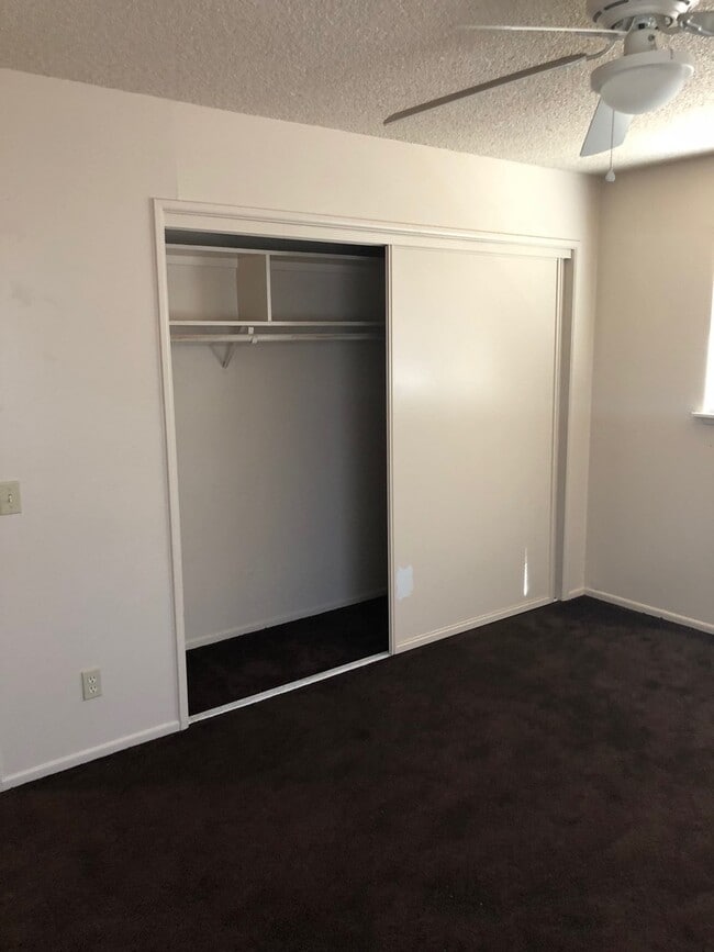 Building Photo - 3 BEDROOM APPLE VALLEY HOME