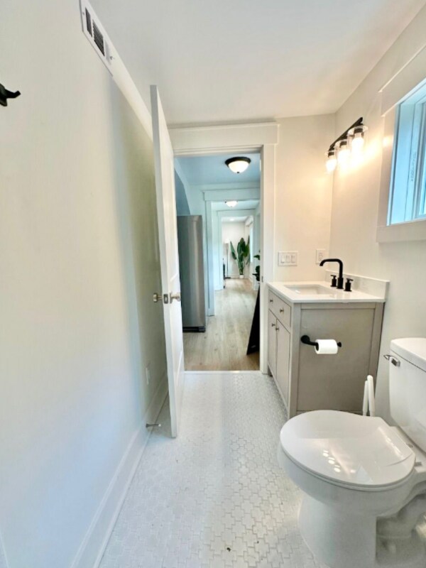 Building Photo - 1313 Live Oak St