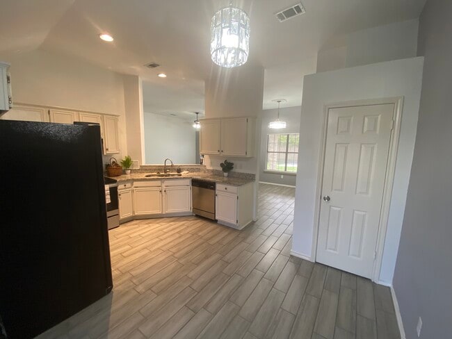 Building Photo - 5009 Chad Dr