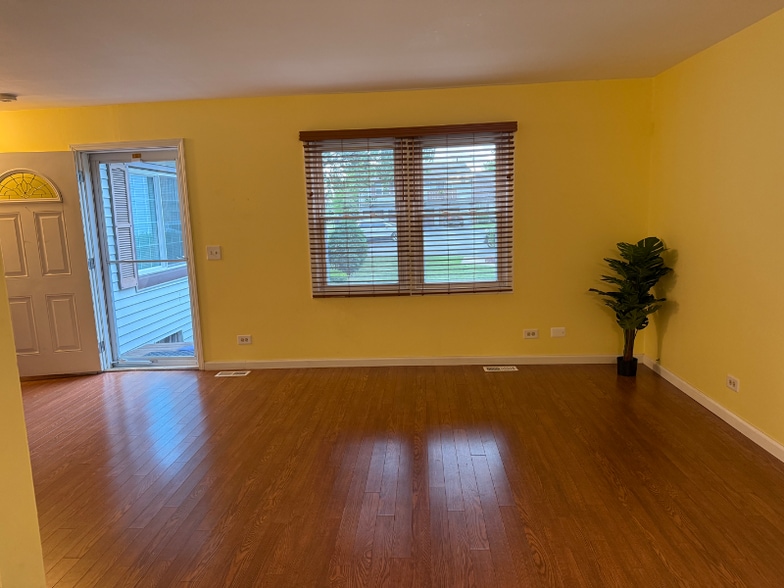 Building Photo - 7757 W Briar Ct