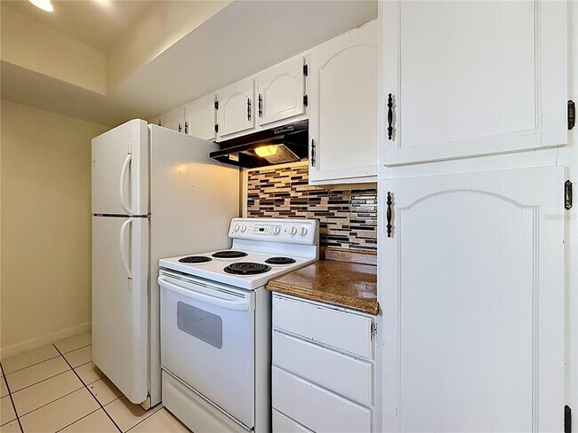 Building Photo - 2636 Lemon Tree Ln