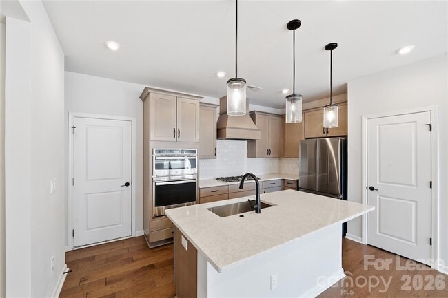 Building Photo - 423 Vinroot Aly