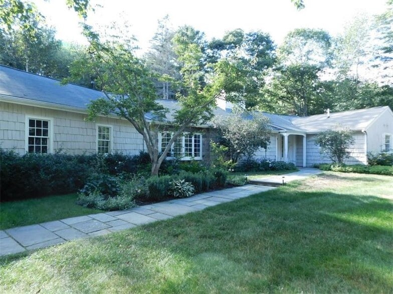 Building Photo - 53 Beach Ave