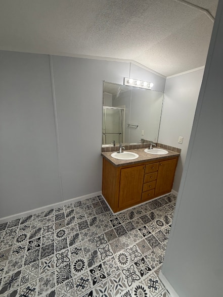 Building Photo - 3419 US-65