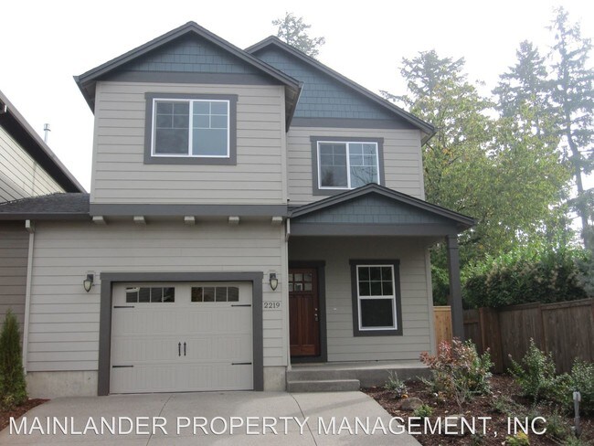 Primary Photo - 2219 SE Trolley Line Ln