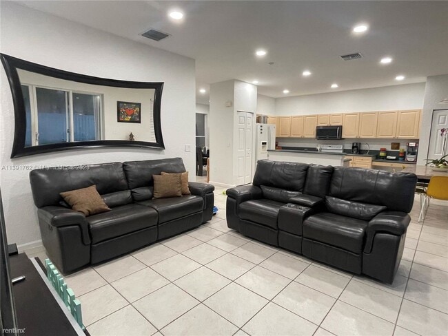 Building Photo - 5 br, 3 bath House - 16479 SW 29th St # 16479