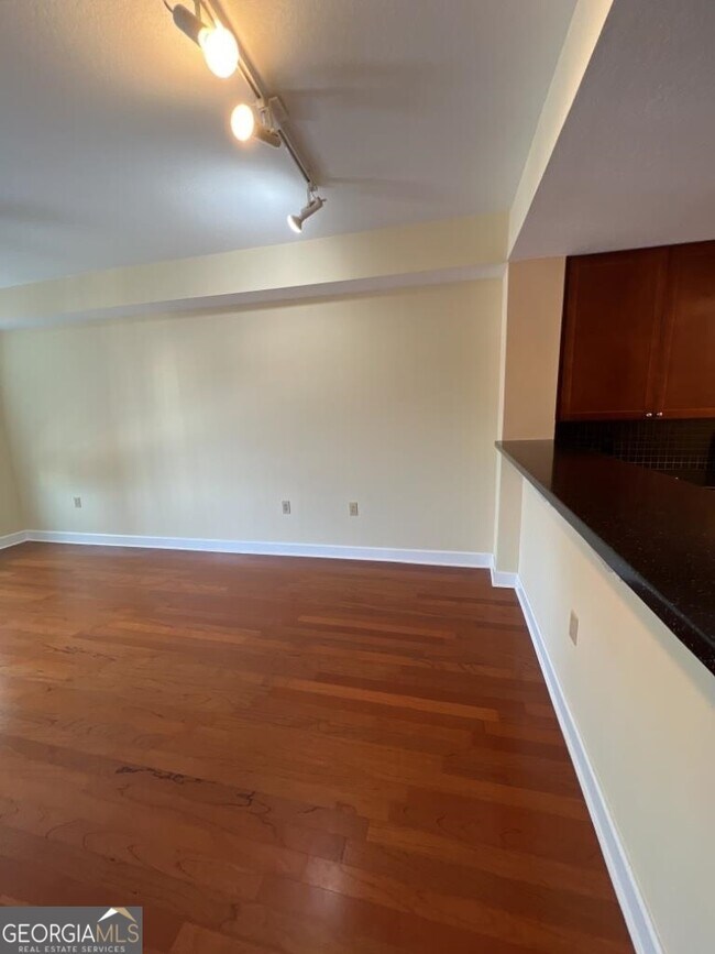 Building Photo - 230 E Ponce de Leon Ave