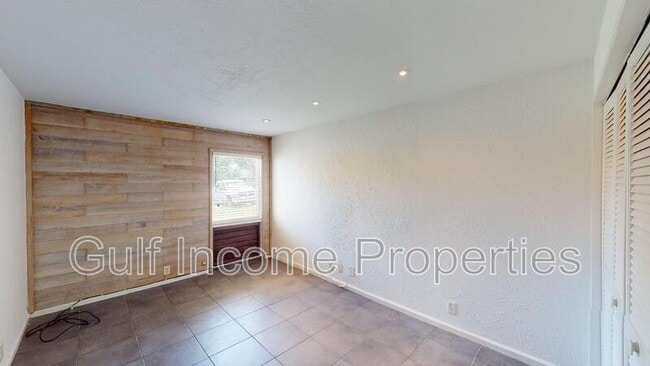 Building Photo - 2360 Riverwood Pines Dr