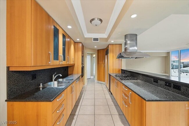 Building Photo - 2877 Paradise Rd