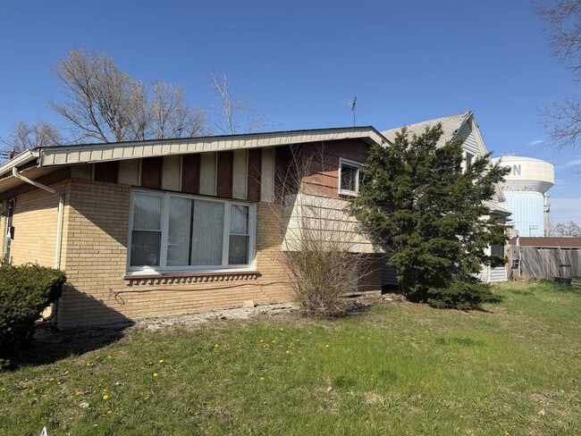 Building Photo - 14941 Evans Ave