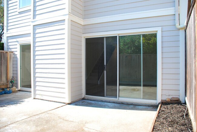 Building Photo - 71 Prince Royal Dr