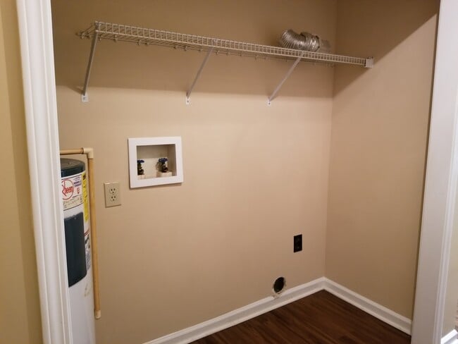 Building Photo - Cute 3/2 in Cedar Creek