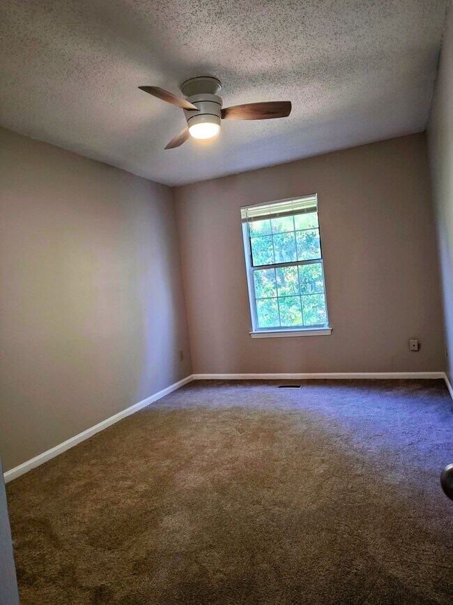 Building Photo - 5361 Gardner Ct