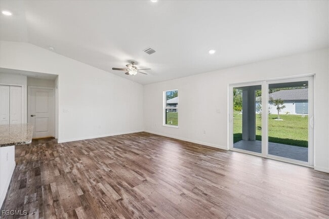 Building Photo - 1101 NW 1st Pl