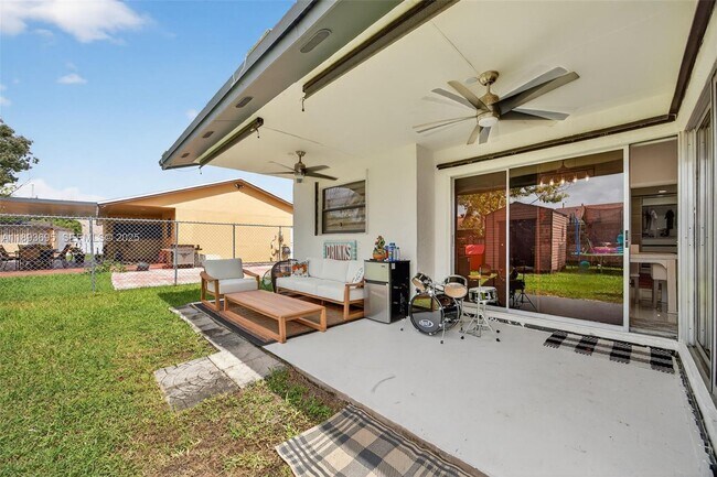 Building Photo - 25796 SW 123rd Ave