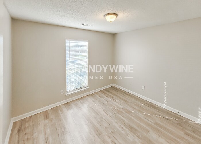 Building Photo - 4890 Phipps Dr