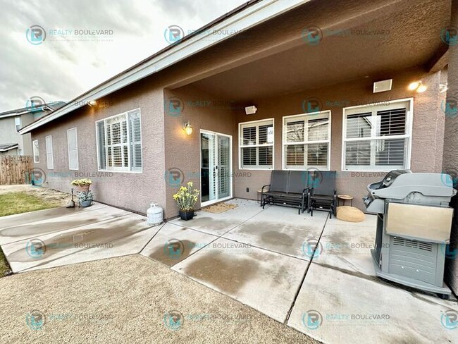 Building Photo - Stunning 3-Bedroom Home in Damonte Ranch –...