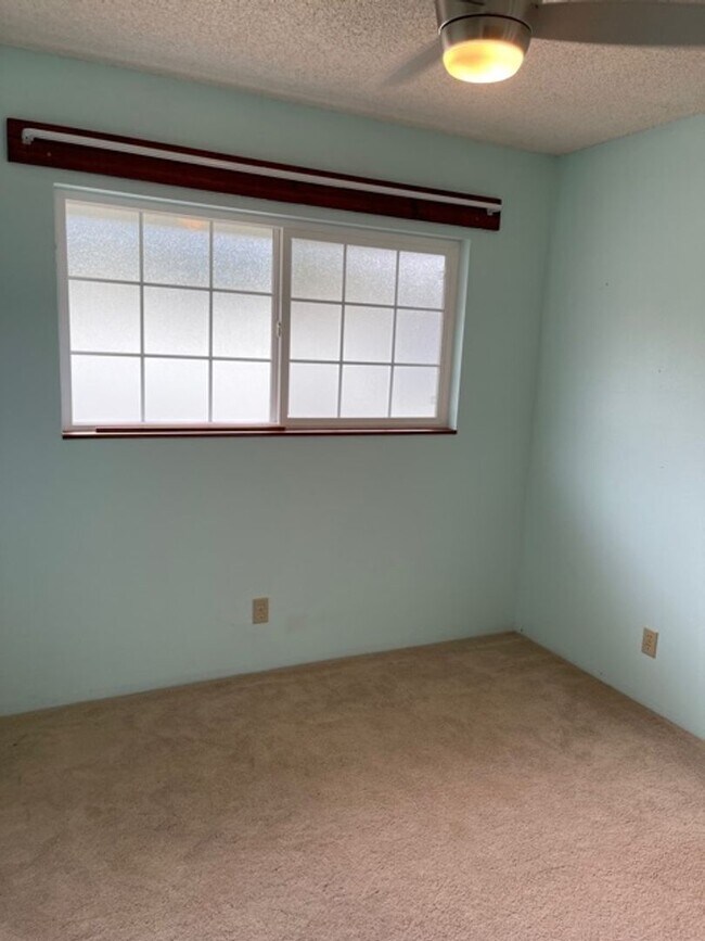 Building Photo - 4 bedroom 2 bath single family home-  Kaneohe!