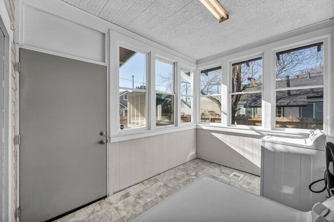 Building Photo - 1637 C St