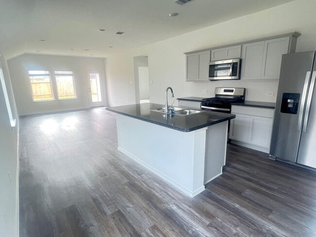 Building Photo - 5930 Cypress Hts Dr