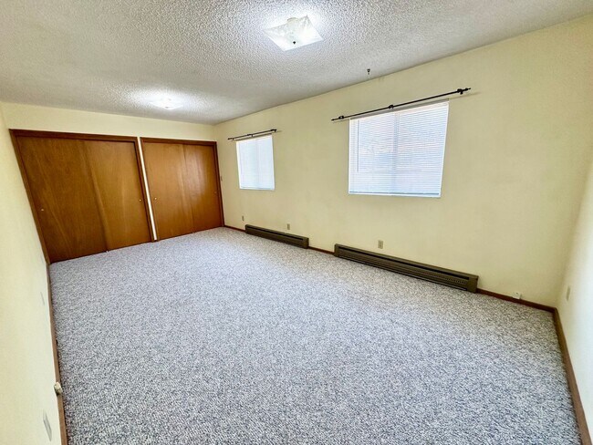 Building Photo - 2 Bedroom 1 Bathroom Home with Acreage in ...