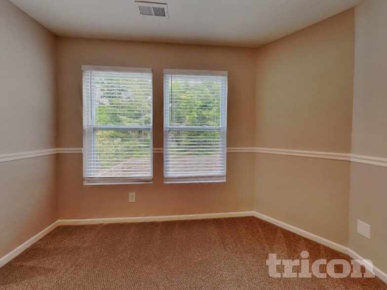 Building Photo - 843 Bitting Hall Cir
