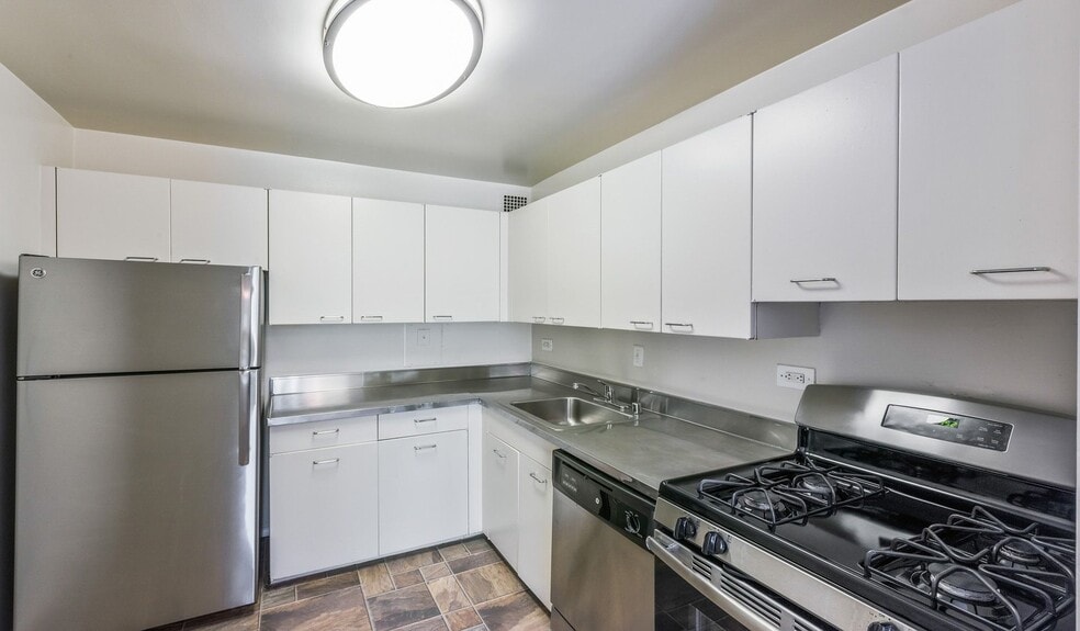 Merrill House Apartments 210 E Fairfax St Falls Church VA 22046