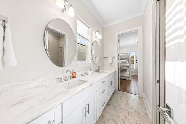 Building Photo - 17 Sunset Key Ct