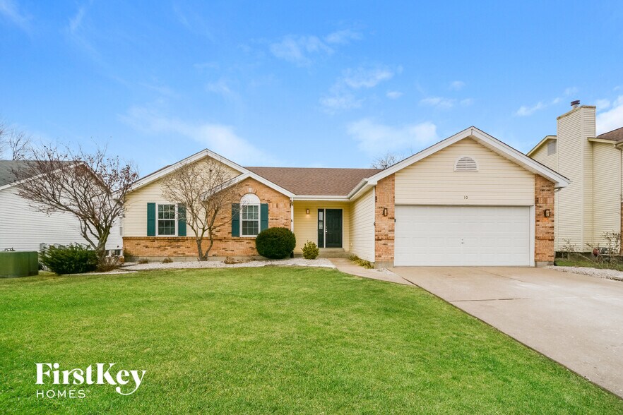 Building Photo - 10 Kingsmont Ct