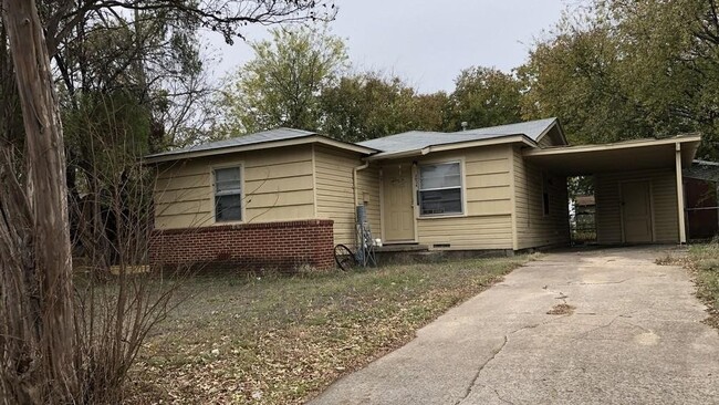 Building Photo - 2807 Terrace Dr