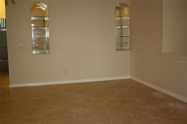 Building Photo - 9115 Pinebreeze Dr