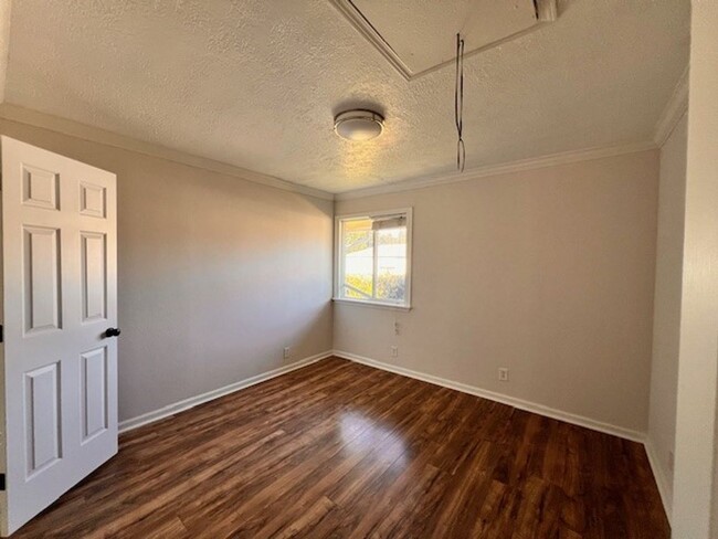 Building Photo - Nice North Bend Home!