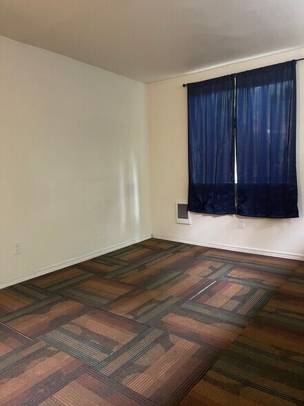 Building Photo - 1035 NE Monroe St