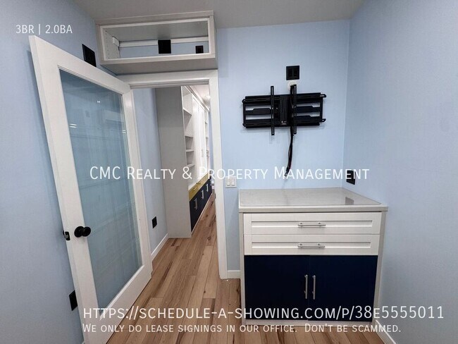 Building Photo - 3822 Rose Ave