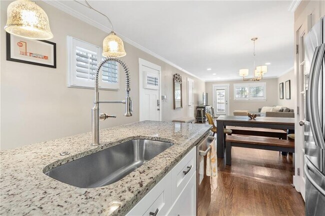 Building Photo - 2026 Harwinor Rd SE