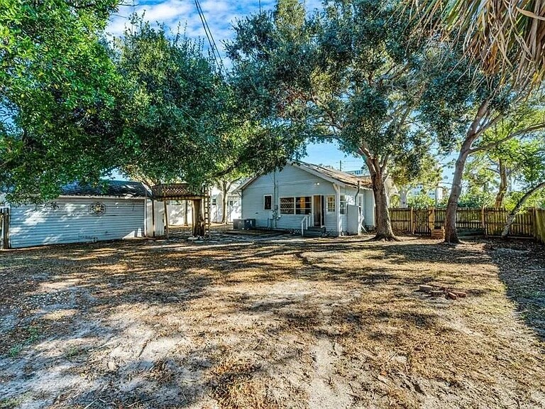 Building Photo - 7327 1st Ave N