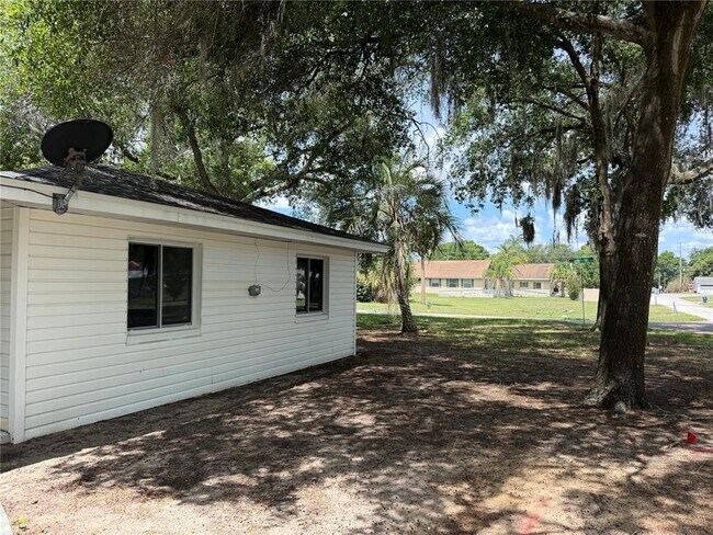 Building Photo - 301 S Seminole Ave