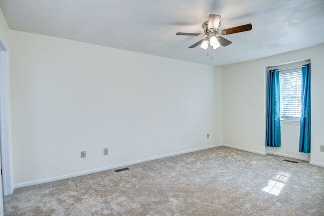 Building Photo - FOR RENT - INDIAN LAKES / SALEM AREA VIRGINIA BEACH!