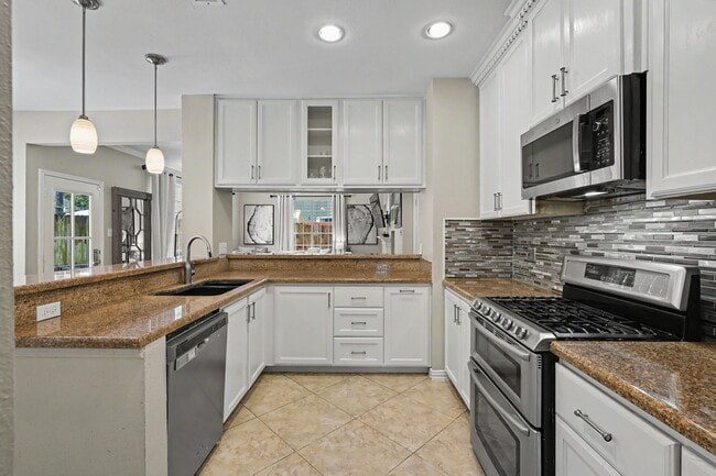 Building Photo - 39 W Trace Creek Dr