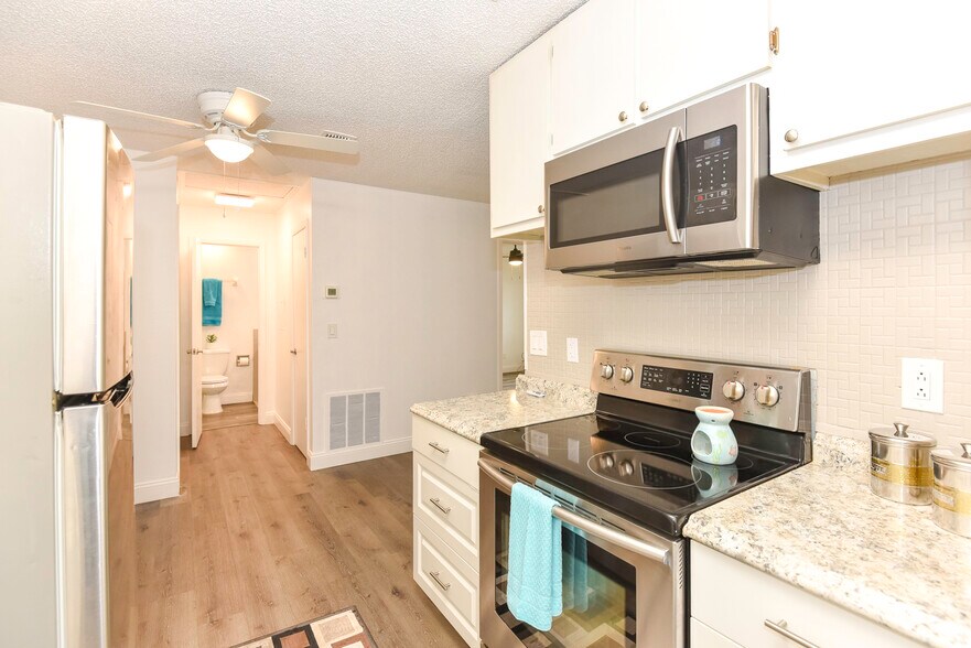 Building Photo - 1600 Big Tree Rd